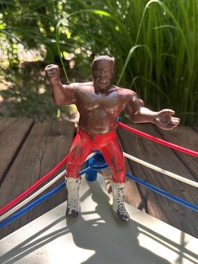 Vintage 1984 LJN WWF WWE Junkyard Dog With Collar And Red Chain Wrestling Figure